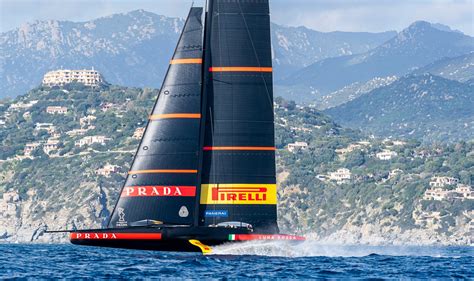 prada luna rossa boat